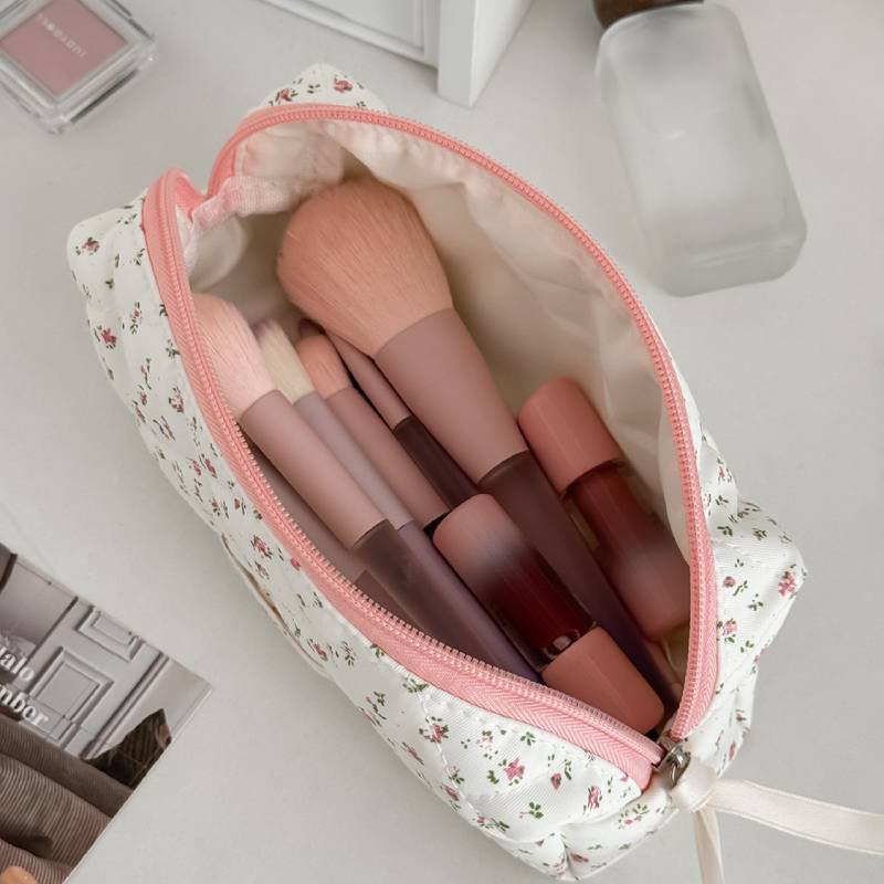 Florale Nylon-Kosmetiktasche mit Reißverschluss für den täglichen Gebrauch und Reisekomfort
