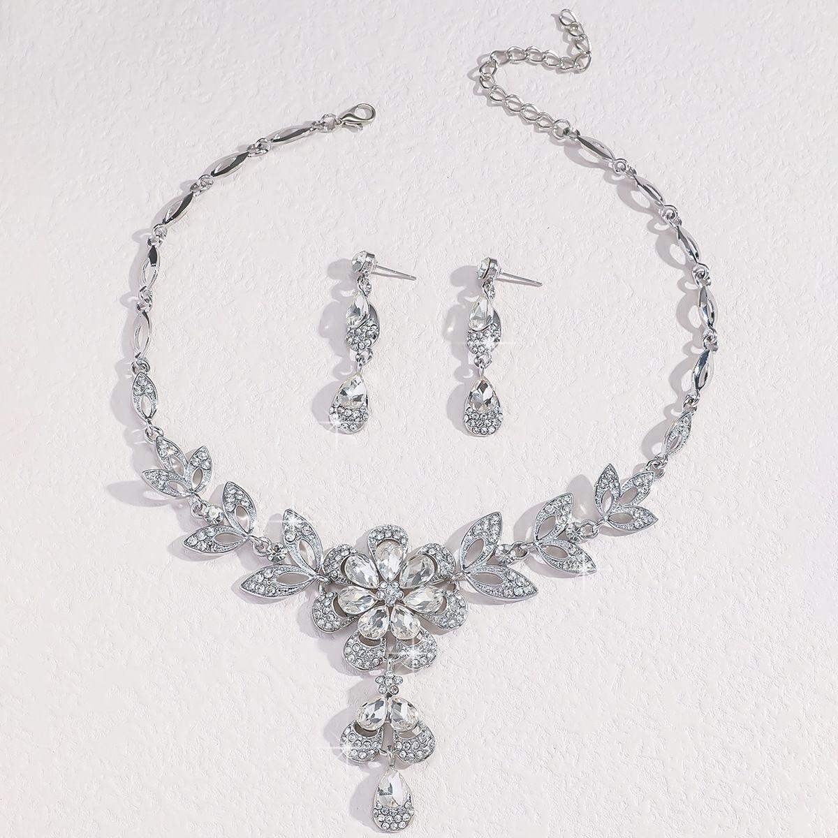 

Hot Sale Necklace Earrings Jewelry Set Vintage Alloy Diamond Set Suitable for Party Wedding Accessories