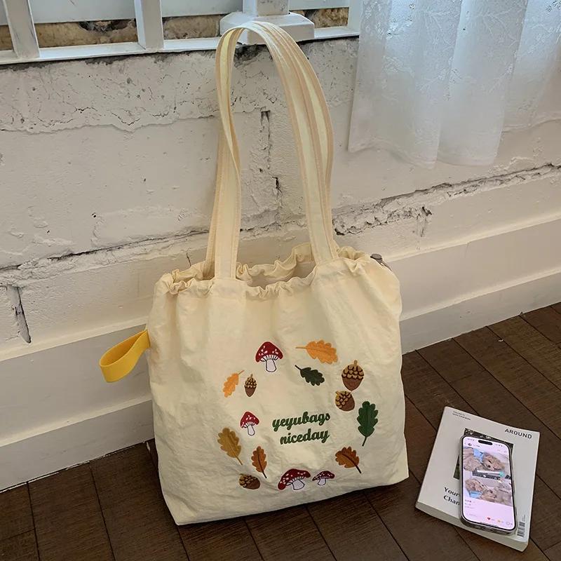 

Vintage Embroidery Nylon Tote Shoulder Bag for Women Large Capacity Ladies Drawstring Shopper Bags Casual Portable Handbags бежевый