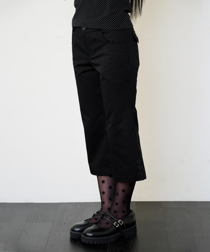 Isjabaibeu Snap Point Capri Pants - Black