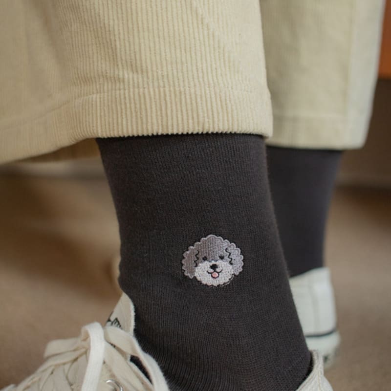 SNOOZY Silver Poodle Dog Face Embroidered Socks (Matte Gray)