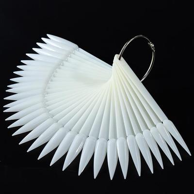 50 stuks Valse Nagel Tips Gel Polish Oefenkaart Display Lang Stiletto Scherp Toonkaart Palet Gesp Ring Manicure Tool