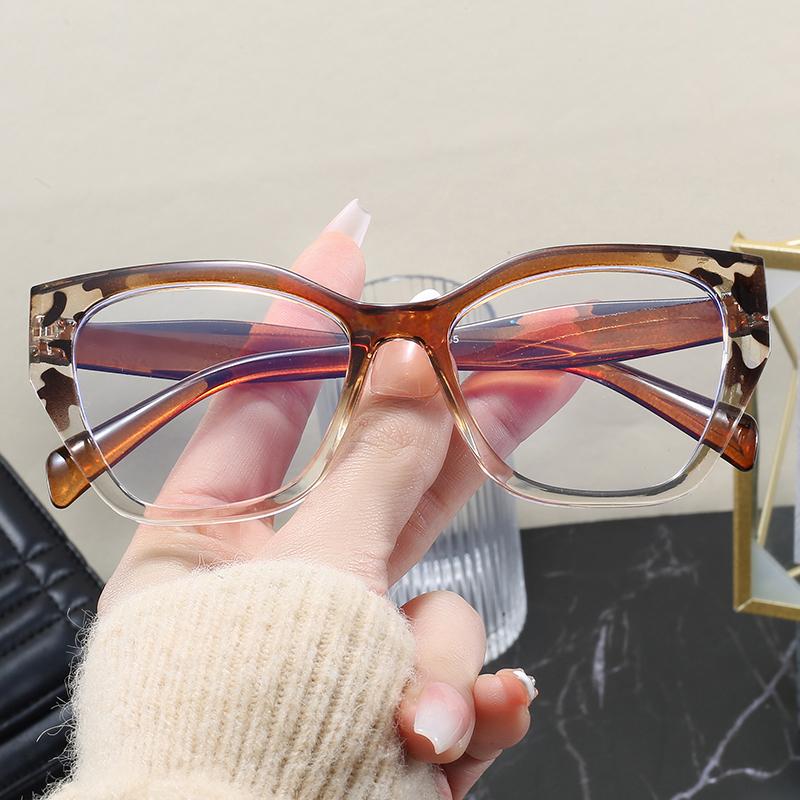 Fashion Women Retro Cat Eye Glasses Frame Trend Flat Light Eyeglasses Women Simple Cateye Anti Blue Light Computer Glasses