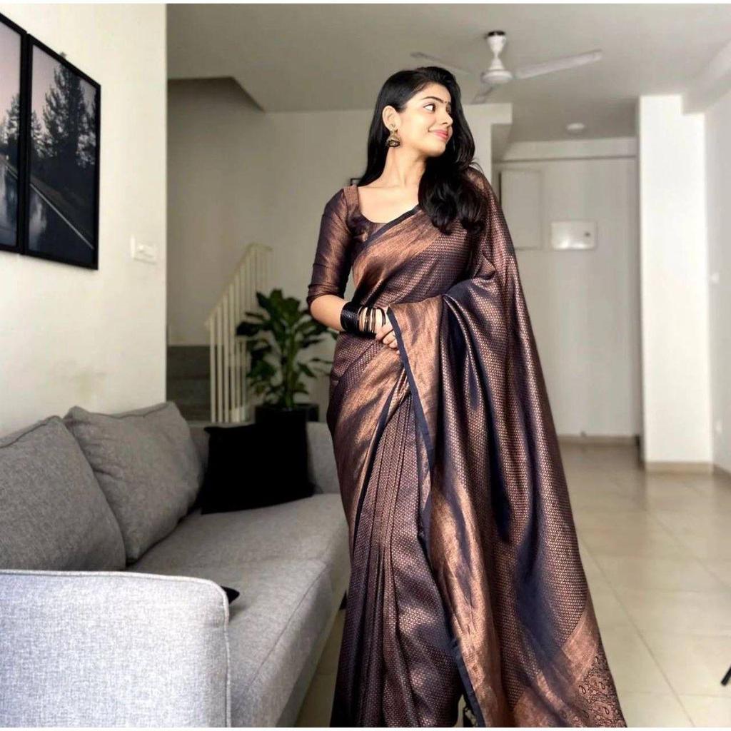 This Beautiful Saree Is Elegantly Decorated with Gorgeous Solid Jacquard Weave That Gives a Perfect Look To the Outfit.