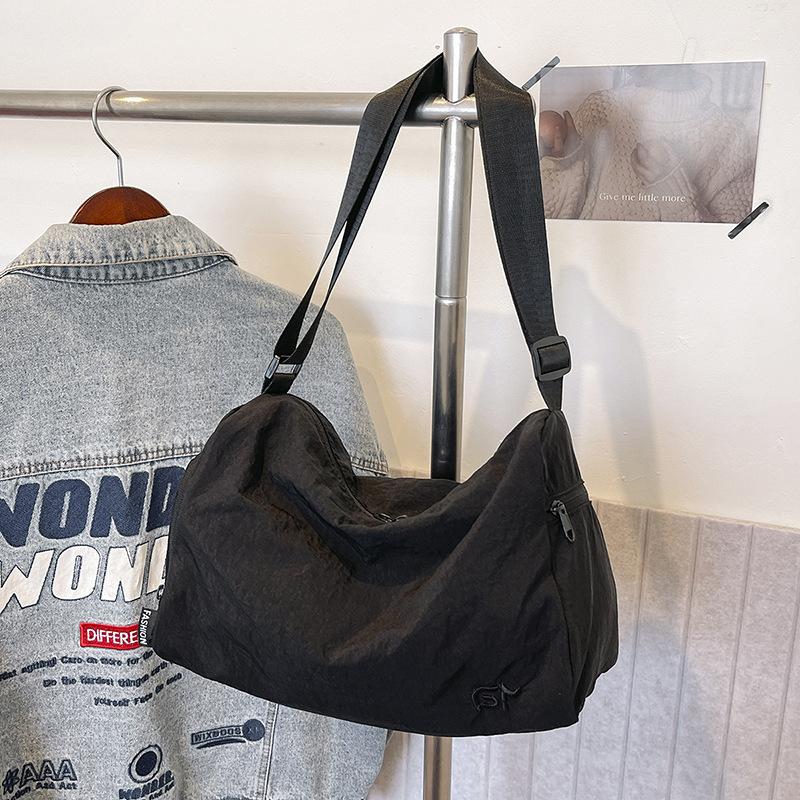 

Одинаковый стиль для мужчин и женщин, универсальная, модная и повседневная, портативная и многофункциональная сумка для хранения вещей на плечо с косой талией, повседневная one size fits all чёрный