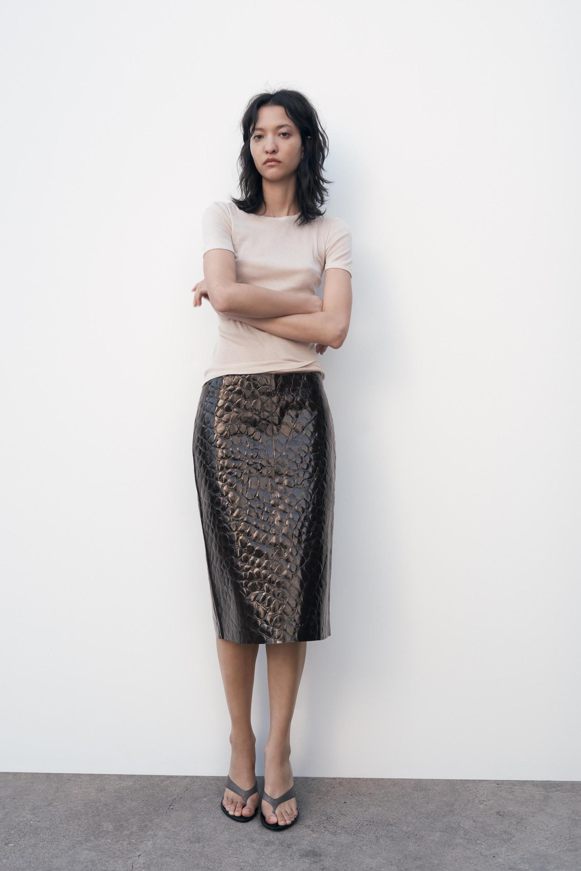 

КОЖАНЫЕ САНДАЛИИ НА ТЕХНИЧЕСКОЙ ТЕХНИКЕ