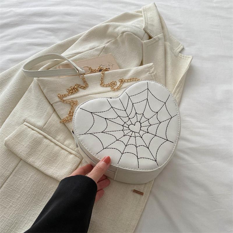 Trendy Street Style Womens Heart-shaped Pu Leather Shoulder Bag With Zipper Closure белый