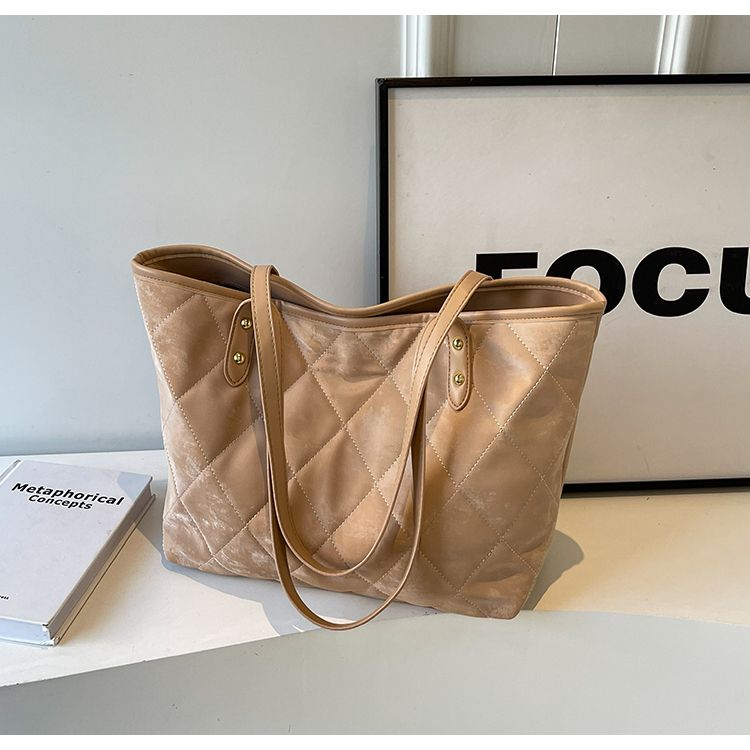 Summer Large Capacity Commuting Bag Women's New Fashionable and Versatile Single Shoulder Tote Bag