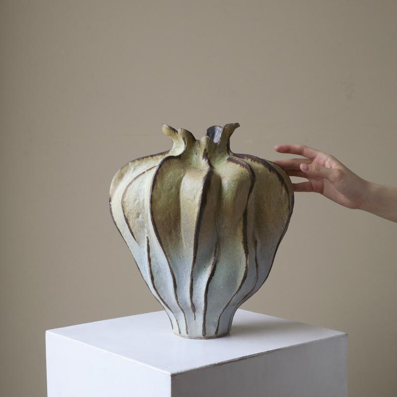 Flower Bud Shape Ceramic Vase Pleated Pattern Flower Vase Porcelain Handicrafts Handmade Ornaments Home Decoration