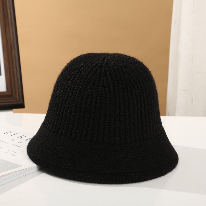 

Шапка женская осенне-зимняя вязаная панама корейского производства модная утепленная рыбацкая шапка чёрный