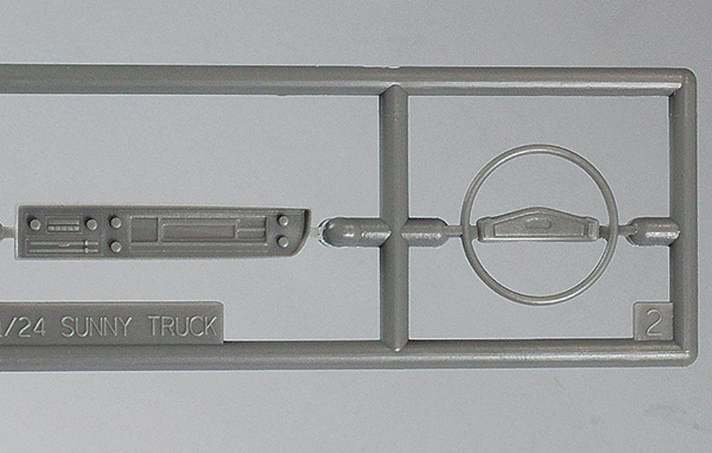 Hasegawa Nissan Sunny Truck GB120 Long Body Deluxe Early Model Plastic Model 20267 1/24