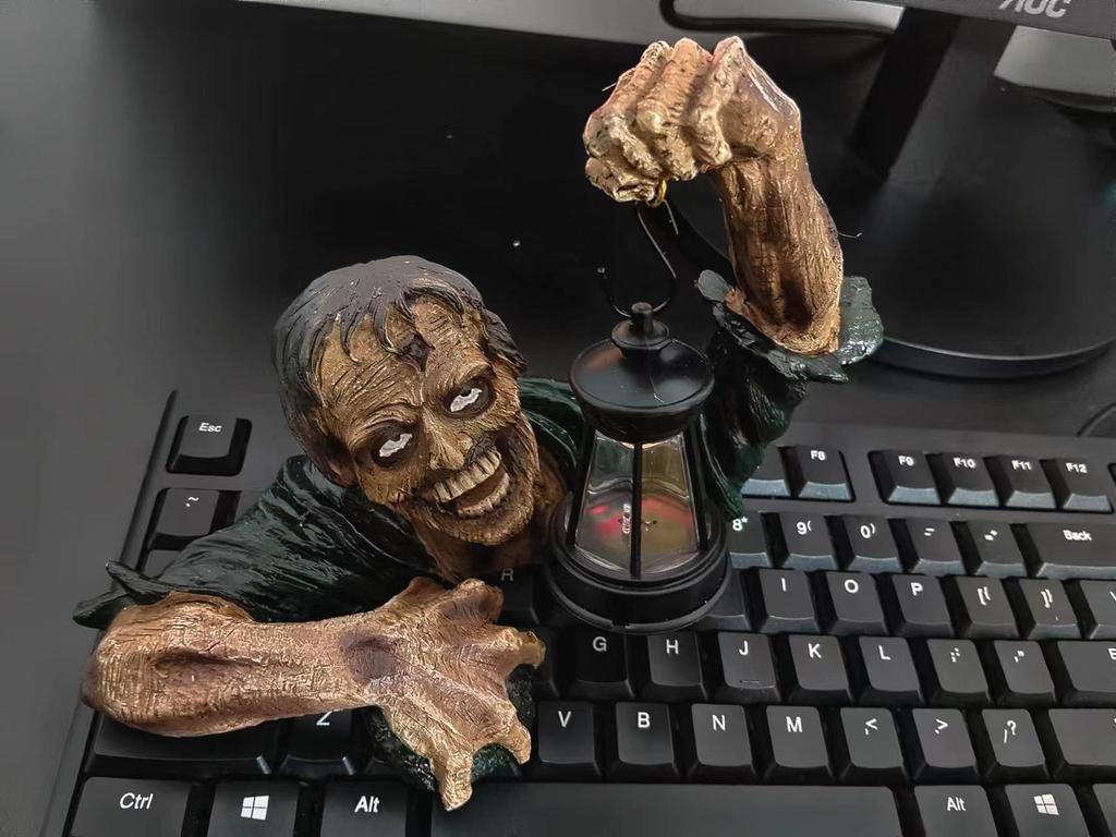 Zombie Lantern Halloween Resin Craft with Lights - Spooky Courtyard Decoration