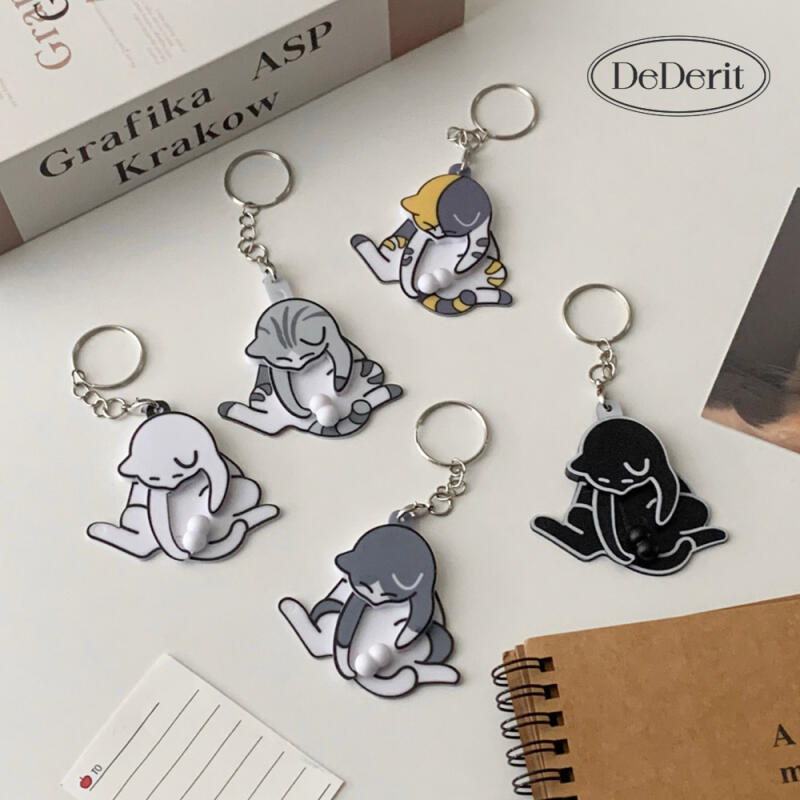Cute Spinning Cat Keychain with Peanuts