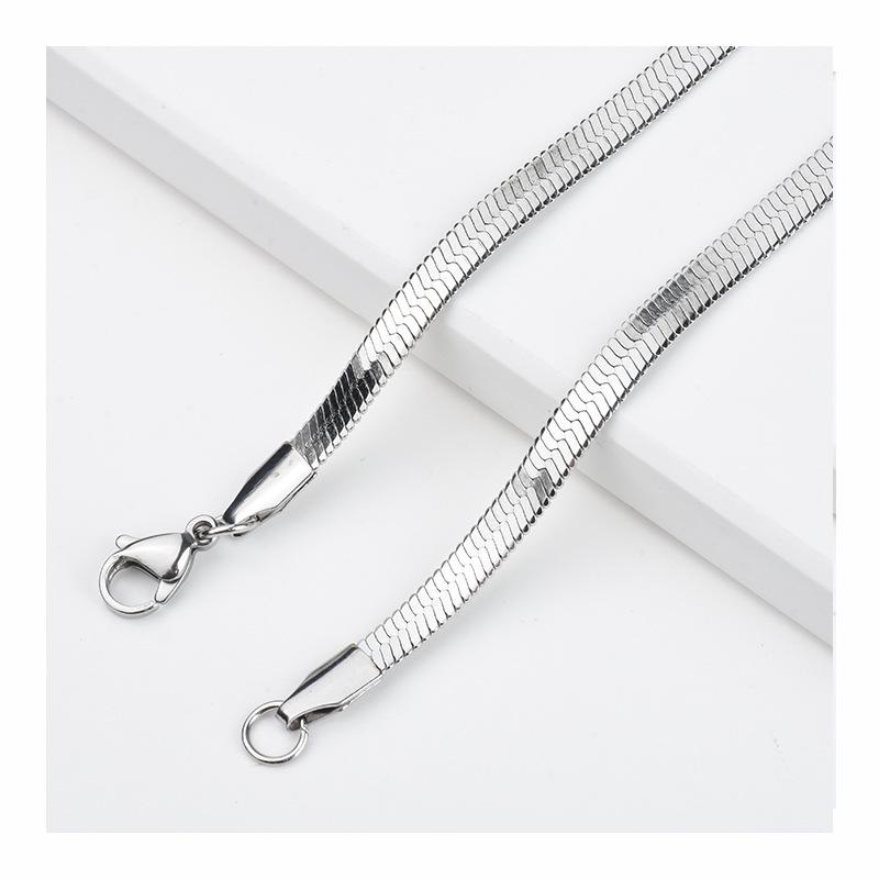 

Мужское ожерелье из титановой стали: Цепочка с лезвием из змеиной кости и подвеской-карабином Length 55cm