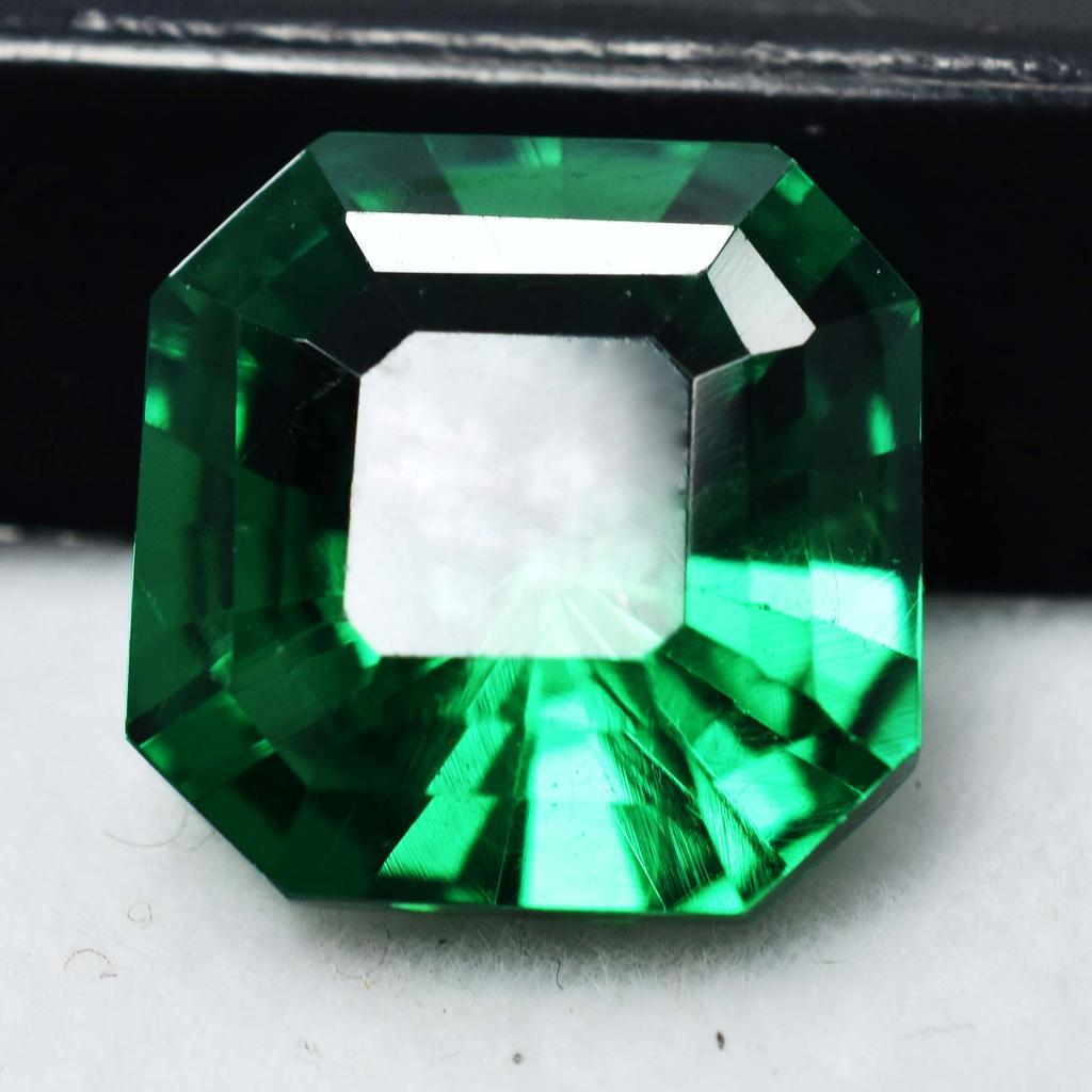 Natural Green Garnet 10 Carat Square Cut Loose Gemstone Tsavorite
