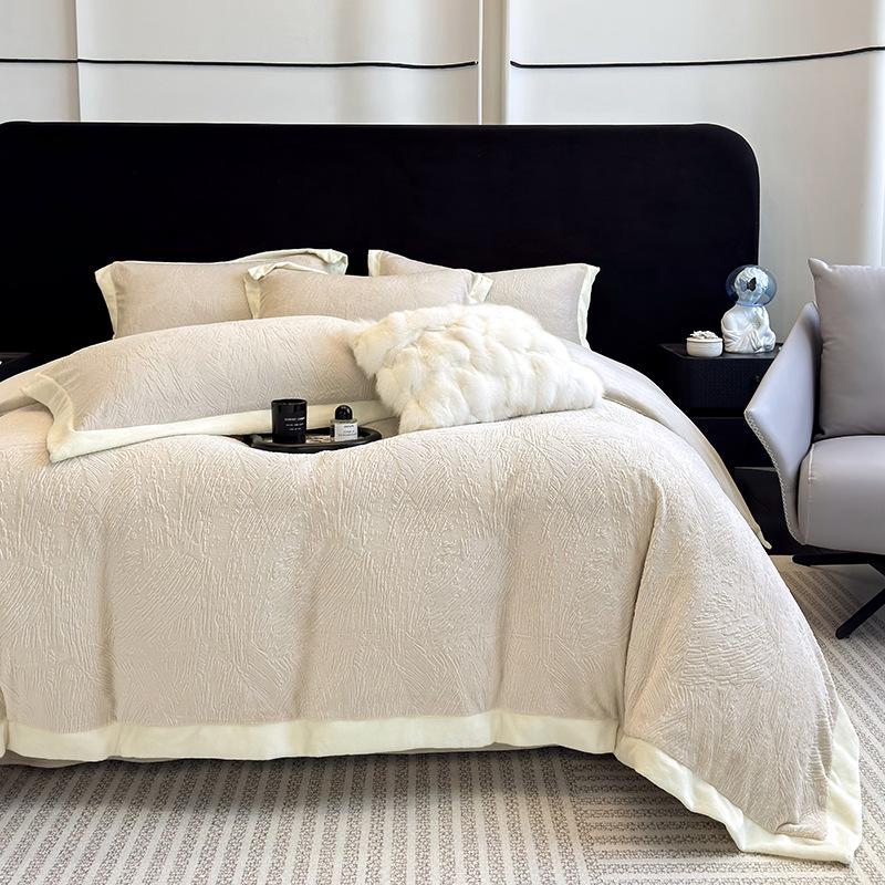 Luxurious Carved Milk Fleece Bedding Set: Plush Duvet, Thick Coral Fleece, High-End Fitted Sheet 1.5m Bed Sheet Set (Duvet Cover 200*230cm)