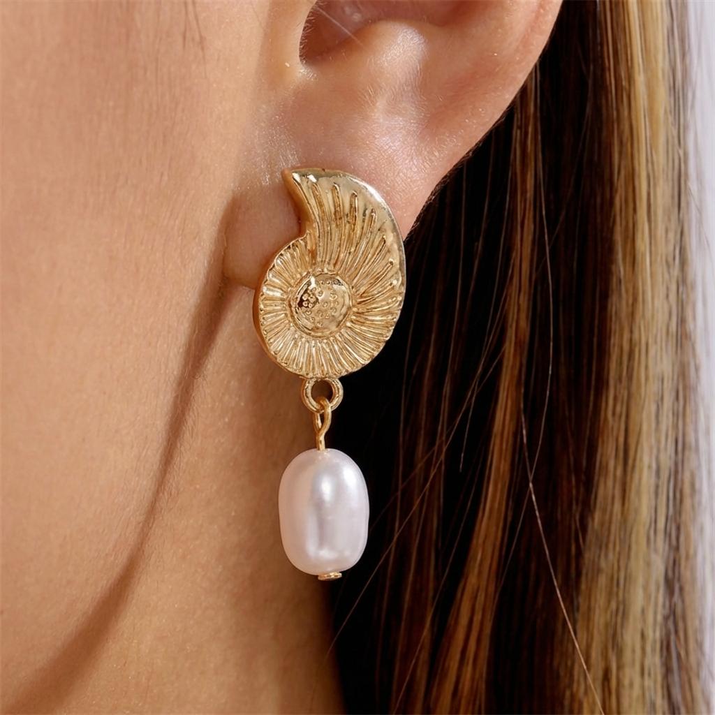 Summer Seaside Conch Imitation Pearl Drop Earrings for Women Handmade Chic Golden Shell Earring Beach Vacation Jewelry Gift