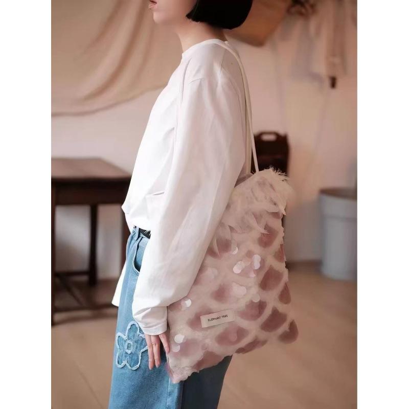 

Sequined Feather Shoulder Bag Travel Canvas Bag Large Capacity Niche Bag Commute To Work Spring And Summer