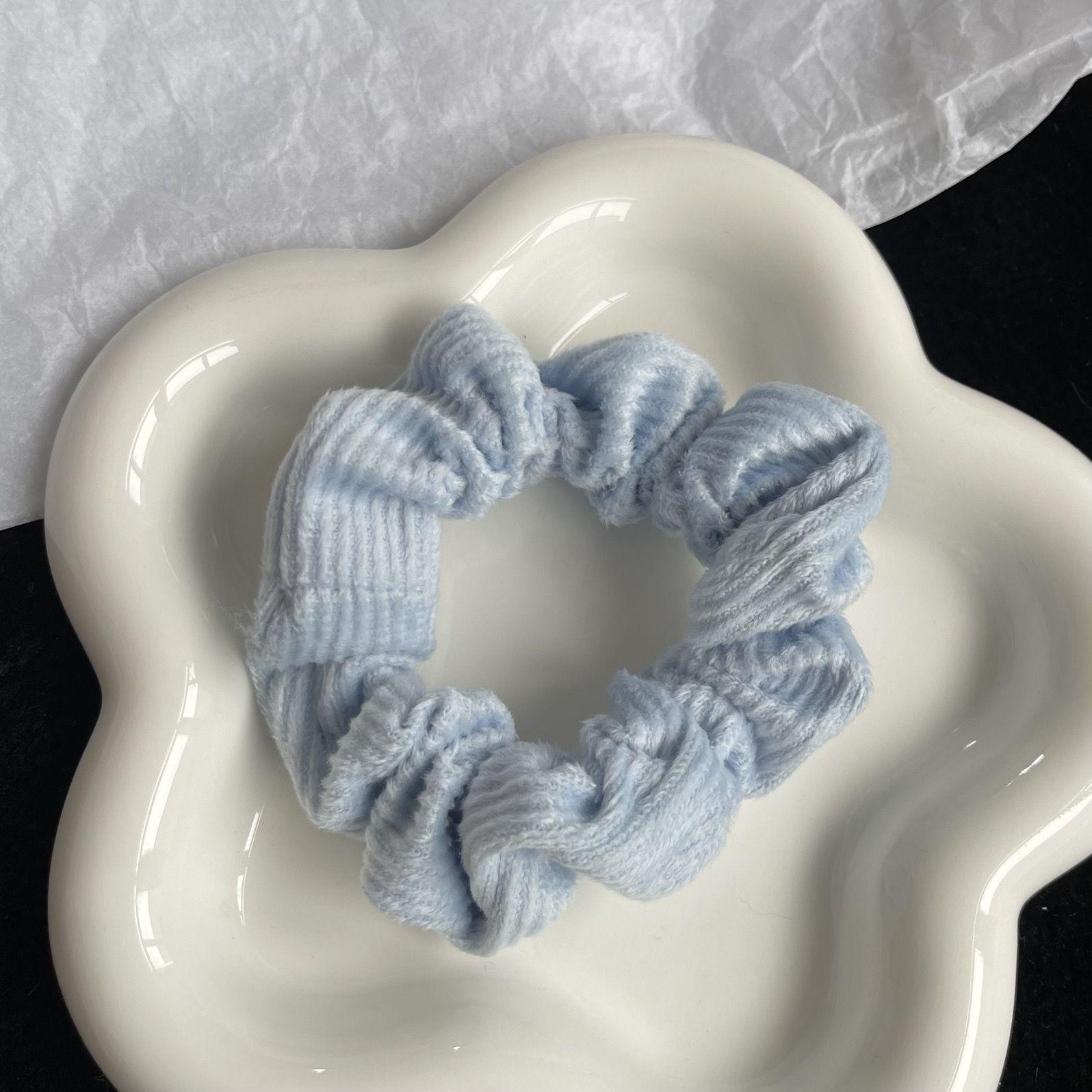 

Кремовая вельветовая резинка для волос - Аксессуар для волос корейского инфлюенсера на осень/зиму