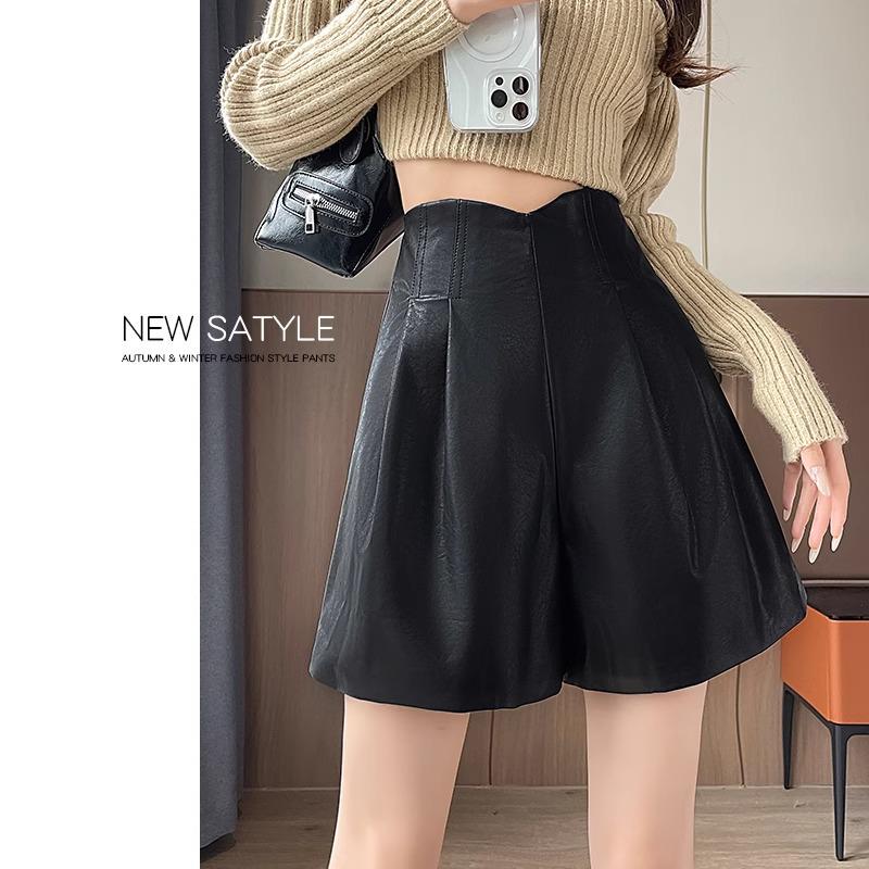 

Повседневные шорты-ботинки из искусственной кожи с высокой талией и широкими штанинами - Корейская мода для миниатюрных на осень 2024 4XL чёрный