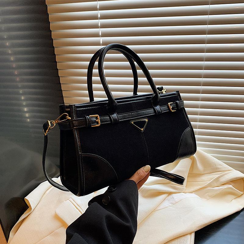 

Retro bag women s large-capacity new summer casual niche messenger bag portable work tote bag чорний