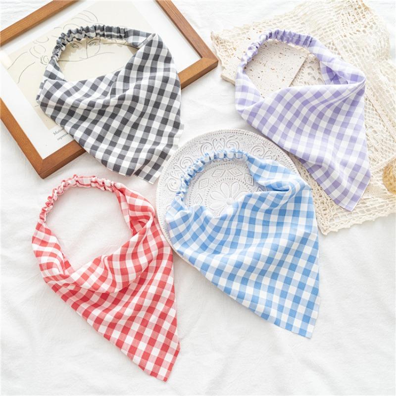 New Square-patterned Bullet Force Triangular Headscarf for Women, Suitable for Spring and Summer, for Tying Up The Hair and Covering The Head.