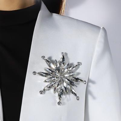 Body Jewelry Rhinestone Brooch Decorative Clothing Chest Flower Irregular Flower Brooch  Party