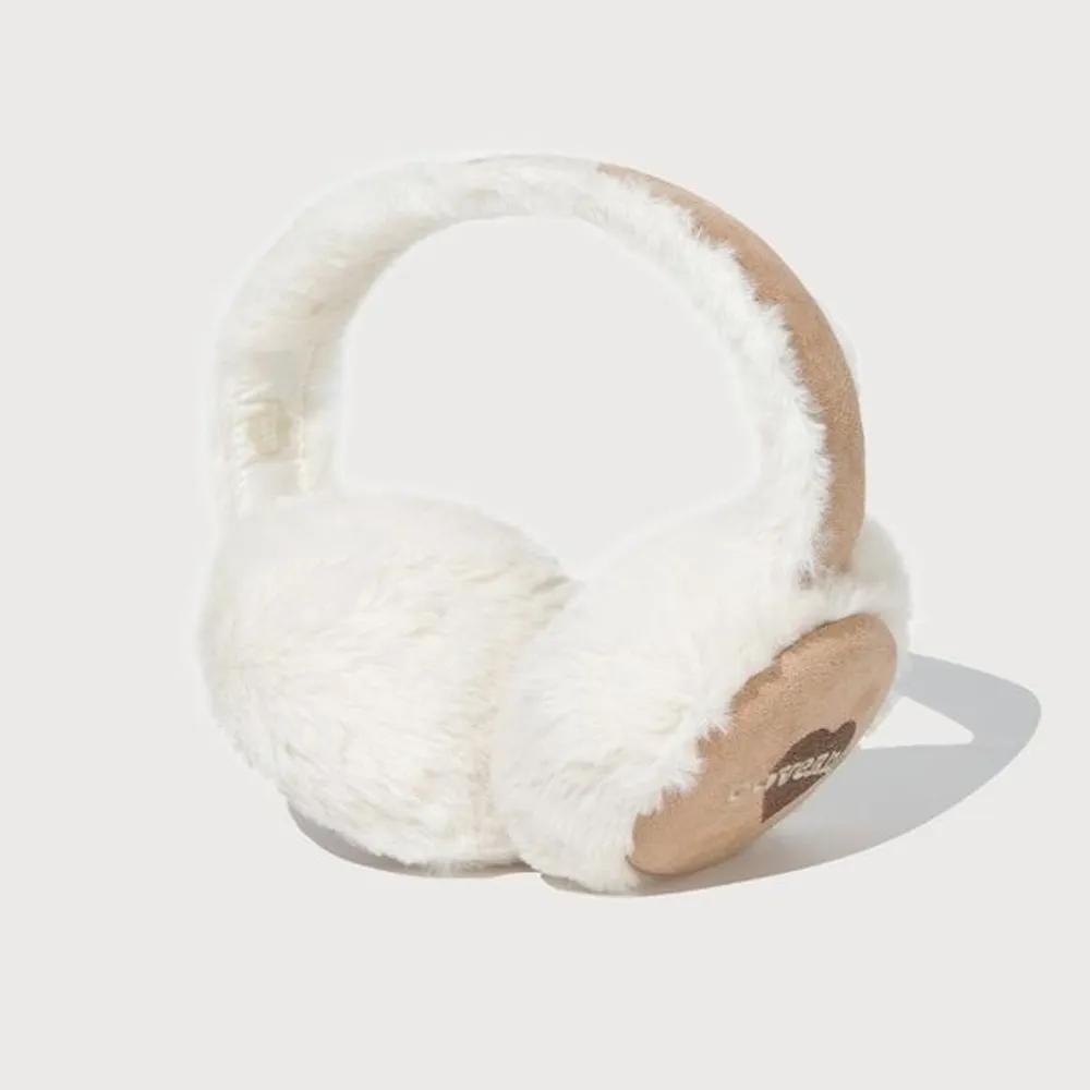 

Cloverheart Suede Earmuffs B1 CO2504TC96 BR Model Name: 1.CO2504TC96 BR/Size: F