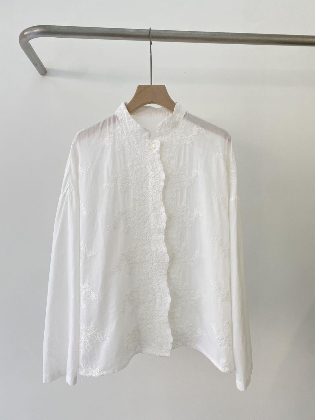 

Women s White Embossed Embroidery Long Sleeve Shirt - French Artistic, Korean Style, Stand Collar for Spring One Size (Fits 80-140 Jin) белый