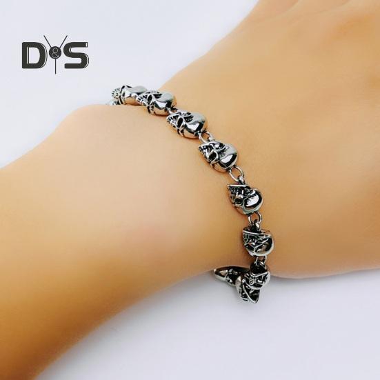 Unisex Bracelet Skull Pendant Vintage Punk Style Lobster Clip Alloy High Polish Gothic Wrist Jewelry Halloween Cosplay Parties Bangle