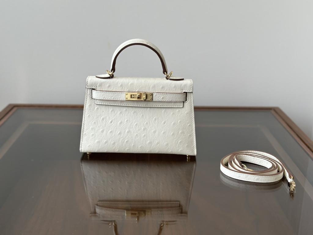 19 Sheepskin Single Leather Tote Bag With Five Metal Decorations