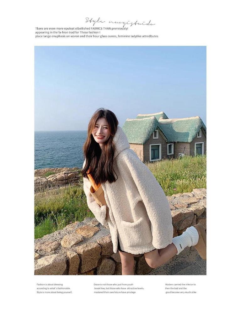 Korean Style Women's Winter Lambswool Coat, Hooded and Thickened for a Warm, Slim Look