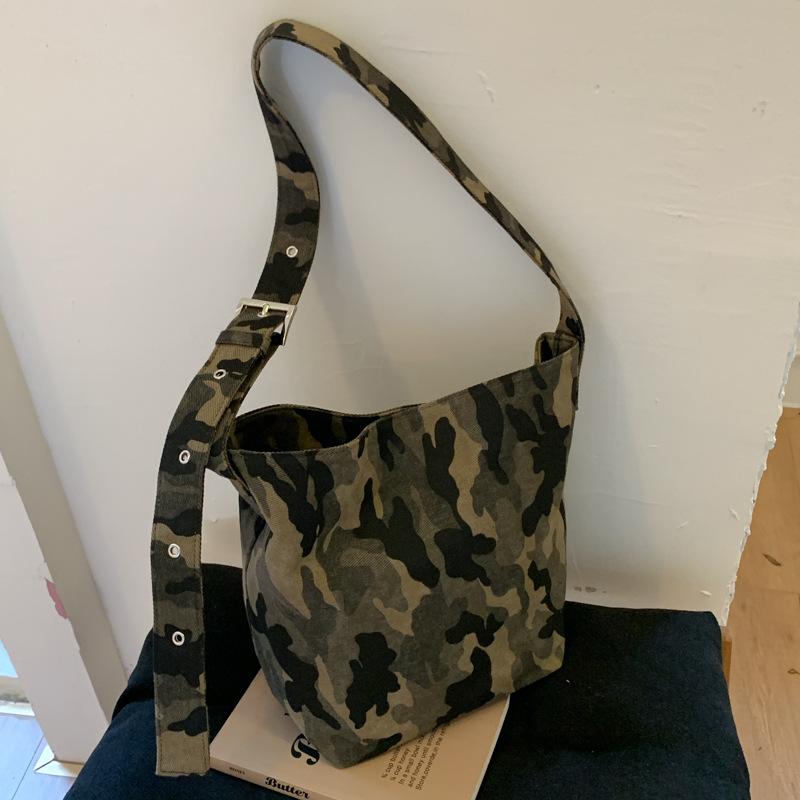 2025 Autumn New Textured Large-capacity Bucket Bag Niche Design Casual Fashion Women's Shoulder Messenger Bag