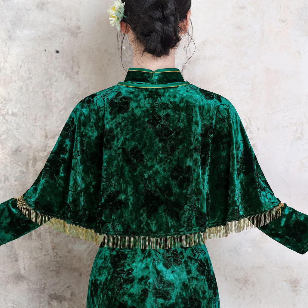 Elegant Green Velvet Cheongsam Two-Piece Set with Shawl for Weddings and Banquets