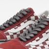 Barnes Old School   Stressed Red White Vn0007nty521