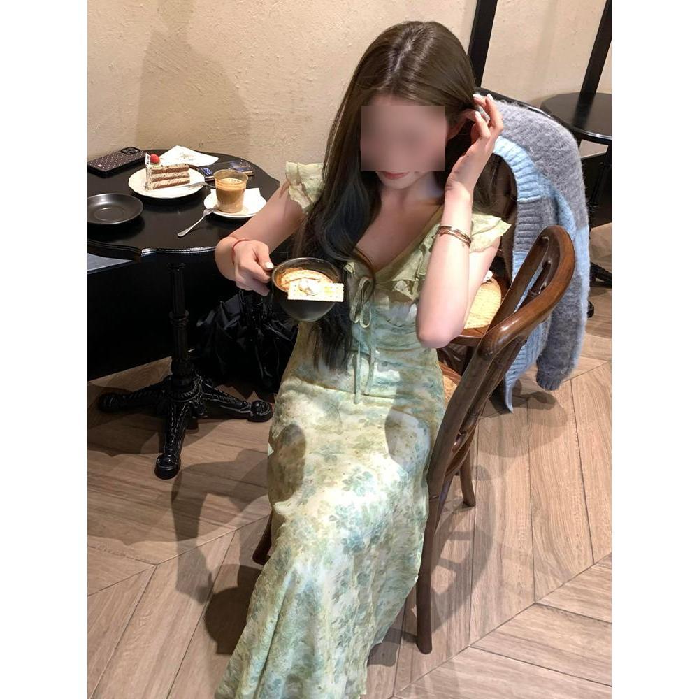 Girly Seaside Vacation Temperament Floral Dress Women's Summer New Small Flying Sleeves Gentle Waist and Thin Long Dress