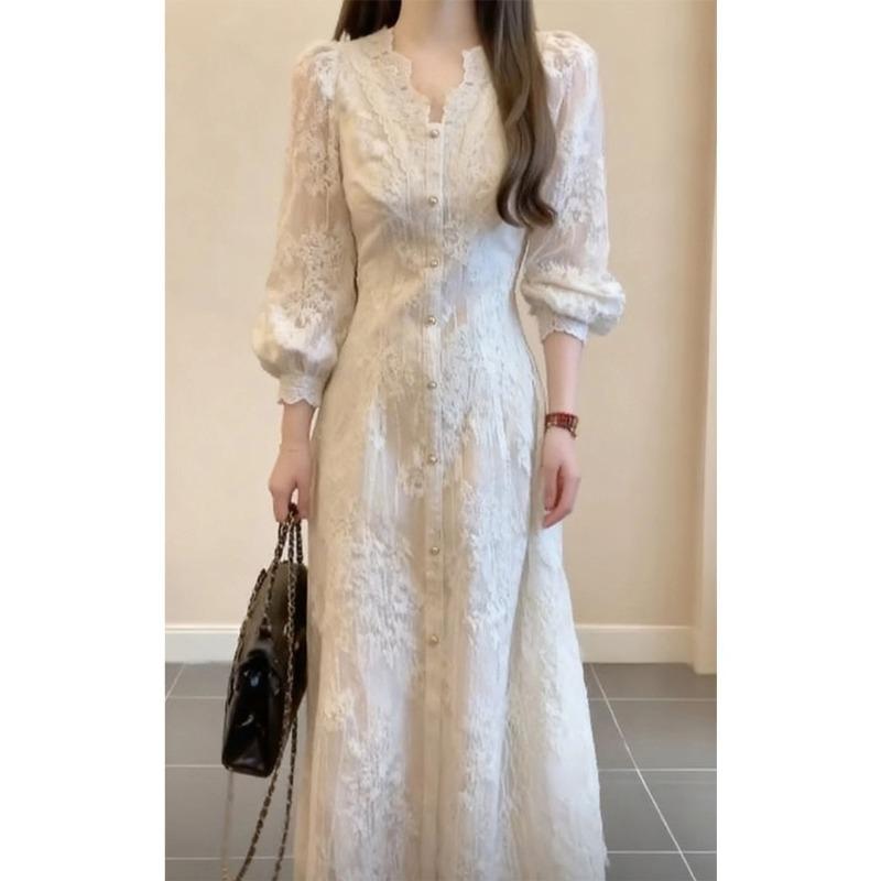 Französisches Sanftes Spitzenkragen Langarmkleid Einzigartige Schönheit Hohes Temperament Taille Langes Kleid Herbst