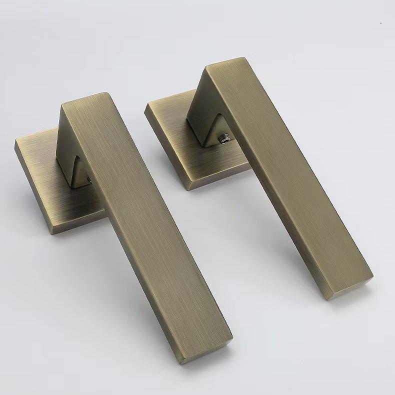 Hot Sale Passage Handles for Interior Doors Antique Bronze Easy Install Door Lever Handle Privacy Door Knobs With Locks With Key