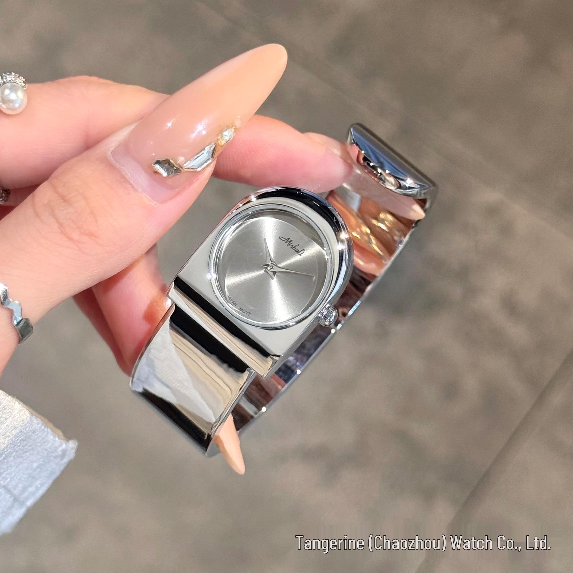 Женские часы Milissa Анкара Красные Минималистичные Роскошные Стальной Браслет - Модные, Изысканные, Высококлассный Стиль.