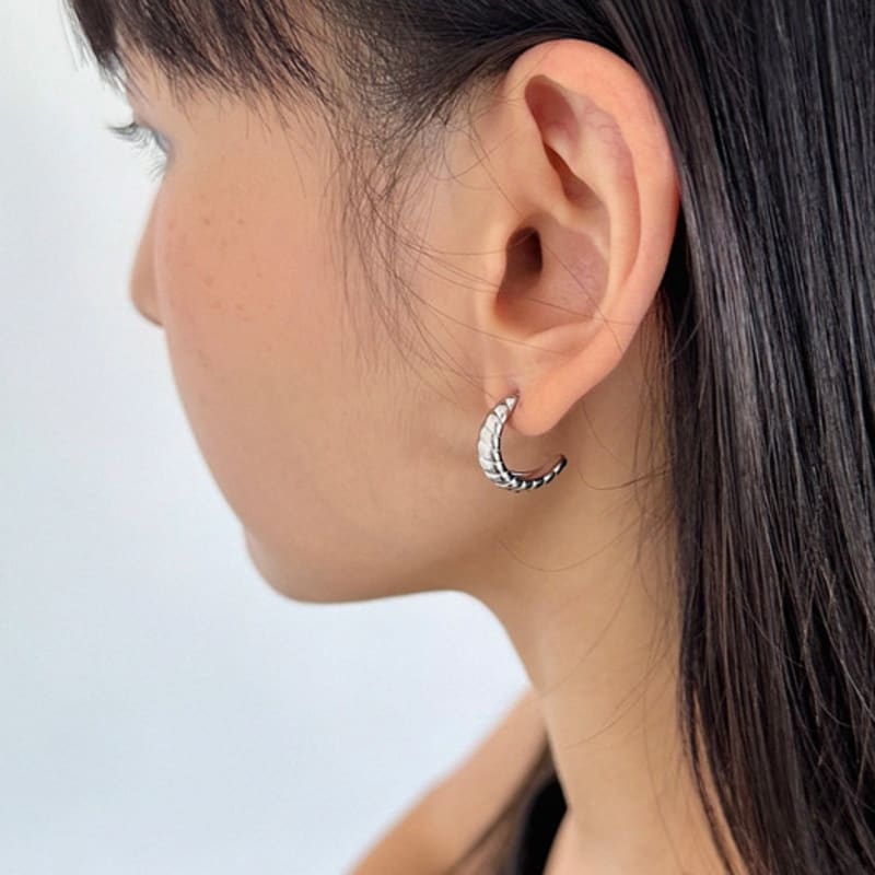 Geegee Swing Hoop Earring - 2color