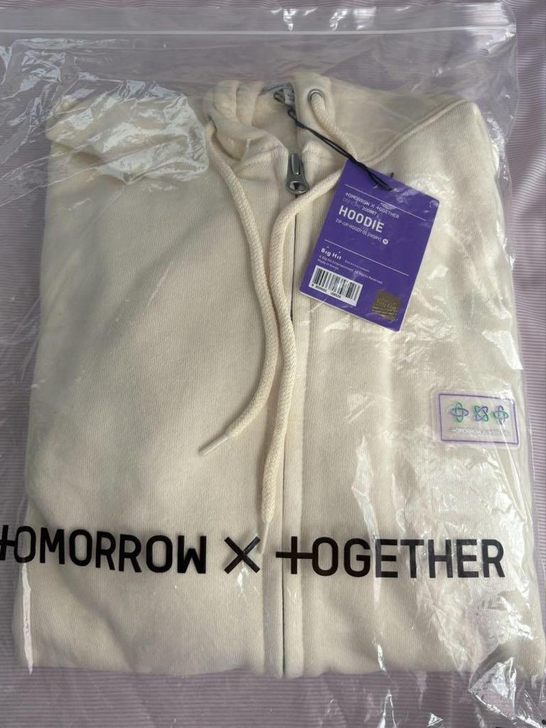 [USED] TOMORROW X TOGETHER ETERNITY Zip-Up Hoodie