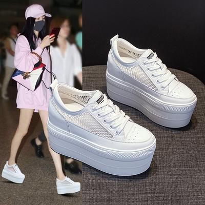 Mesh muffin schoenen dames zomer veelzijdig 2025 nieuw effen kleur casual schoenen ronde neus veters dikke zool 12 cm trend
