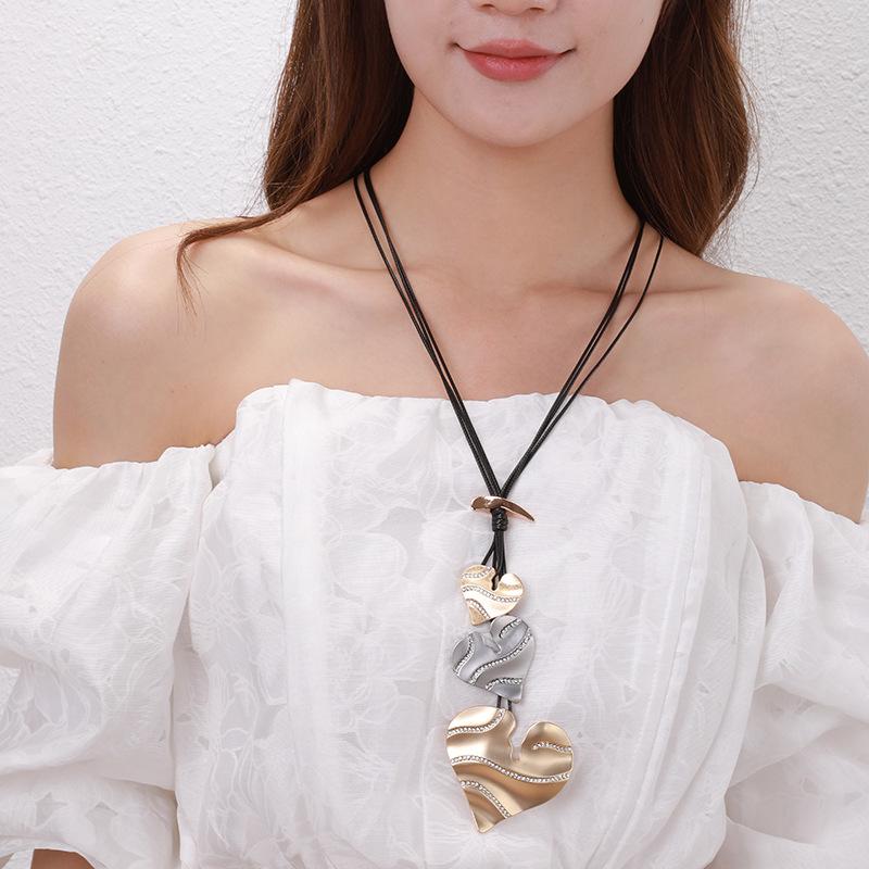 Long Sweater Chain Love Diamond Retro Ladies Fashion Pendant Necklace