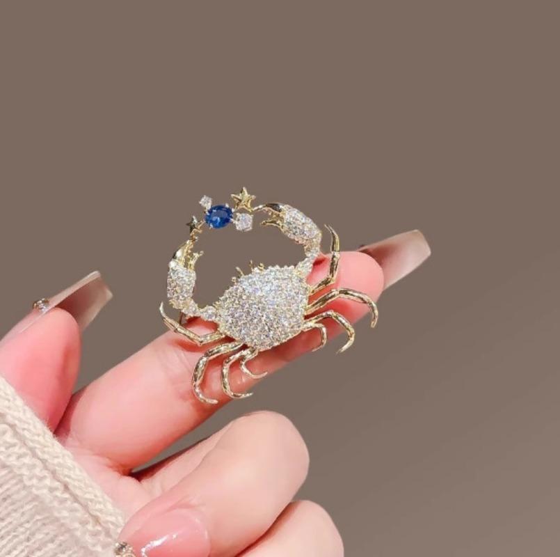 Fashion Crab Brooch Exquisite Simple Personalized Creative Full of Zirconium Pins Suit Jacket Chest Flower Accessories