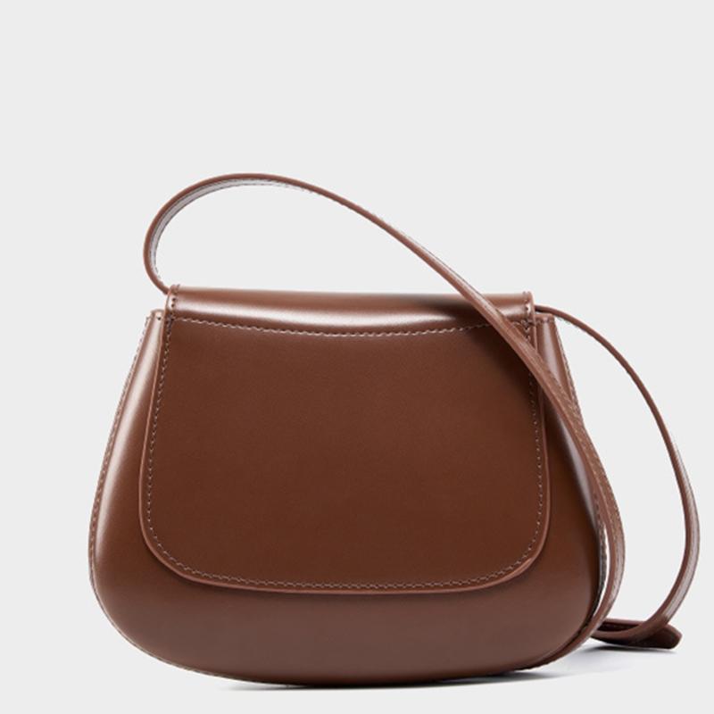 2026 New Apricot Genuine Leather Women Saddle Bag Fashi Vintage Trend Cow Leather Crossbody Bags Female Premium Shoulder Bags