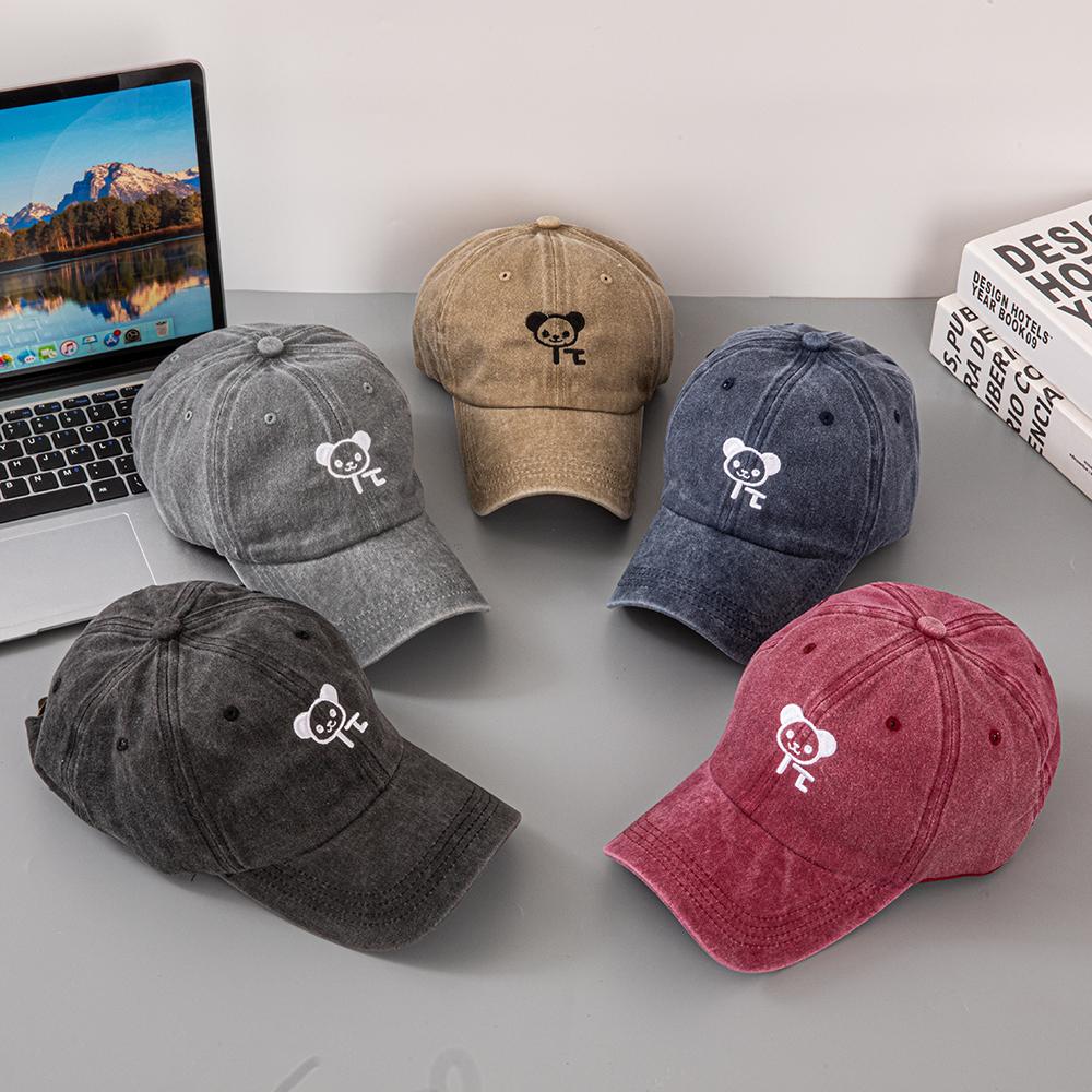 A cute embroidered little bear baseball cap for ladies, suitable for outdoor sports, travel and beach hats. Breathable and fashi