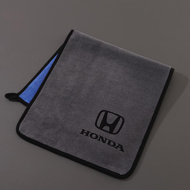 Толстое впитывающее полотенце с логотипом для салона автомобиля