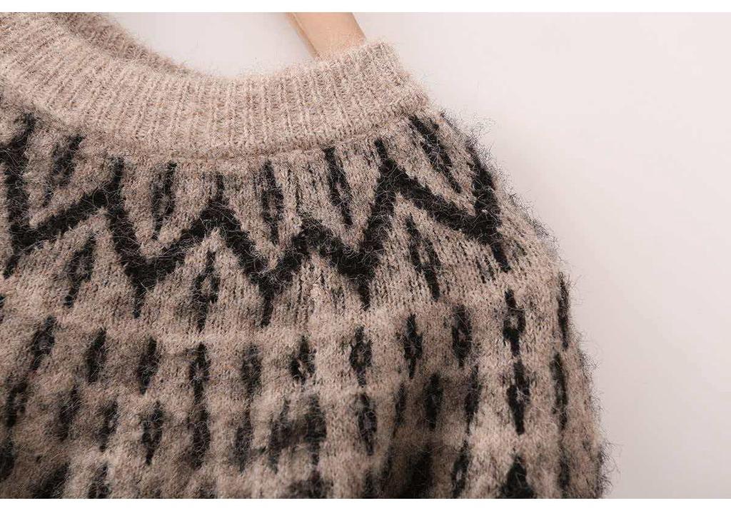 Europe Retro Fashion Women's Spring Printed Pullover Sweater