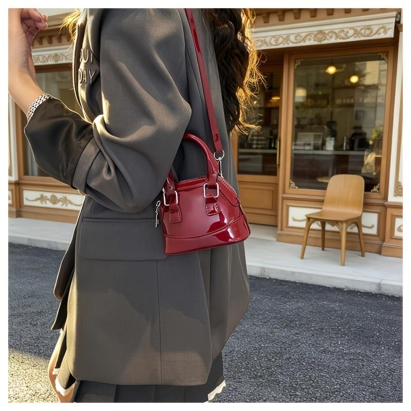 New Korean style versatile mini glossy crossbody/crossbody bag, shell bag, stylish women's shoulder bag, crossbody bag for outings.