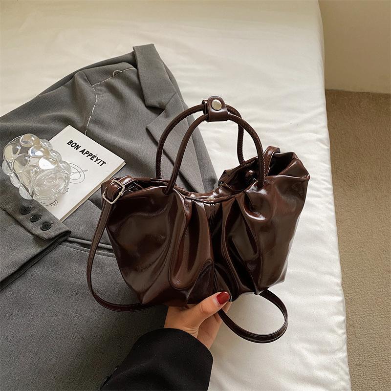 French pleated cloud bag 2025 summer new fashion casual portable vegetable basket texture shoulder messenger bag